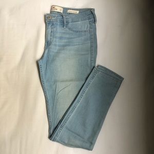 NWOT - Hollister size 27 Light Wash Jean Legging